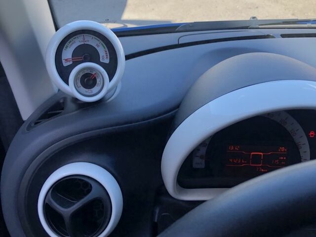 Синій Смарт Fortwo, об'ємом двигуна 0 л та пробігом 40 тис. км за 10300 $, фото 4 на Automoto.ua