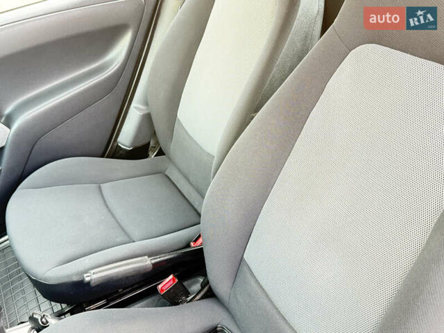 Смарт Форту 2011 в Киеве на Automoto.ua Зеленый Смарт Форту, объемом двигателя 0.8 л и пробегом 128 тыс. км за 5300 $, фото 51 на Automoto.ua