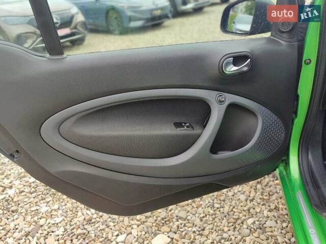 Зелений Смарт Fortwo, об'ємом двигуна 0 л та пробігом 71 тис. км за 8500 $, фото 19 на Automoto.ua