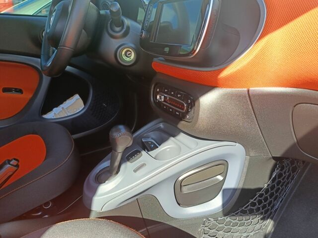 Помаранчевий Смарт Fortwo, об'ємом двигуна 0.9 л та пробігом 45 тис. км за 11850 $, фото 13 на Automoto.ua