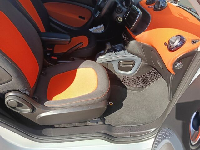 Помаранчевий Смарт Fortwo, об'ємом двигуна 0.9 л та пробігом 45 тис. км за 11850 $, фото 14 на Automoto.ua
