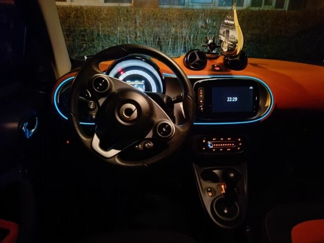 Помаранчевий Смарт Fortwo, об'ємом двигуна 0.9 л та пробігом 45 тис. км за 11850 $, фото 1 на Automoto.ua