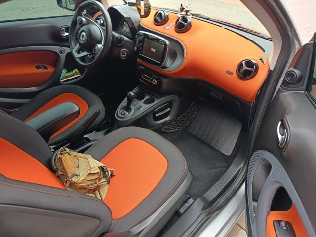 Помаранчевий Смарт Fortwo, об'ємом двигуна 0.9 л та пробігом 45 тис. км за 11850 $, фото 4 на Automoto.ua
