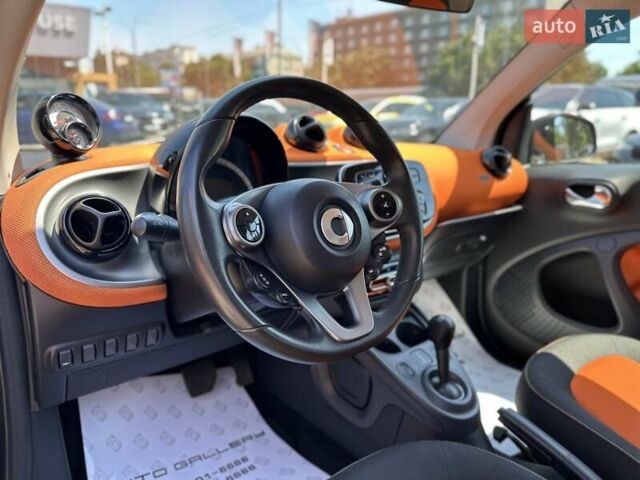 Помаранчевий Смарт Fortwo, об'ємом двигуна 0.9 л та пробігом 83 тис. км за 10300 $, фото 20 на Automoto.ua