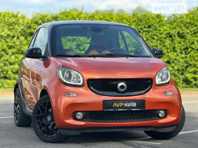 Помаранчевий Смарт Fortwo, об'ємом двигуна 1 л та пробігом 60 тис. км за 10000 $, фото 3 на Automoto.ua