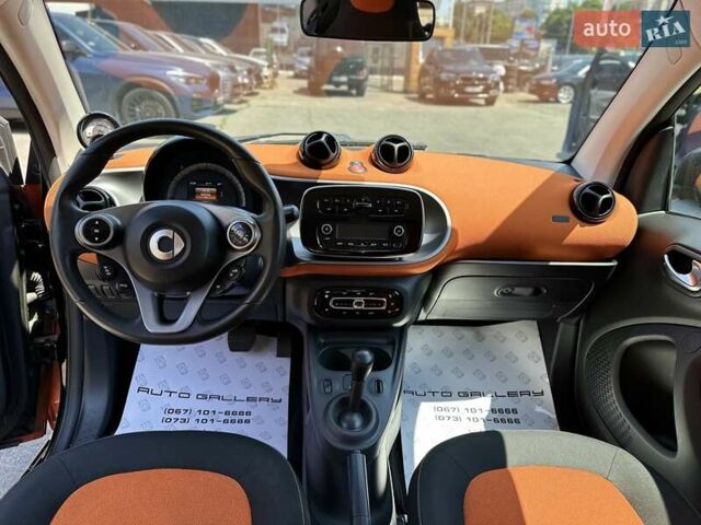 Помаранчевий Смарт Fortwo, об'ємом двигуна 0.9 л та пробігом 83 тис. км за 10300 $, фото 15 на Automoto.ua