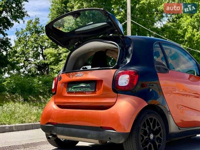 Помаранчевий Смарт Fortwo, об'ємом двигуна 1 л та пробігом 61 тис. км за 9990 $, фото 17 на Automoto.ua
