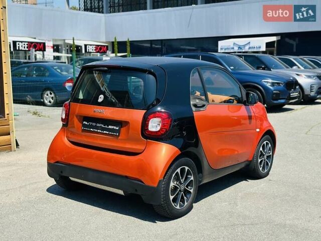 Помаранчевий Смарт Fortwo, об'ємом двигуна 0.9 л та пробігом 83 тис. км за 10300 $, фото 7 на Automoto.ua
