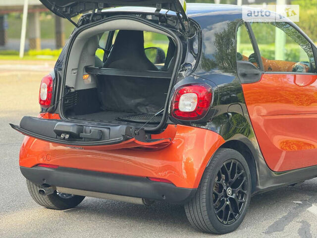 Помаранчевий Смарт Fortwo, об'ємом двигуна 1 л та пробігом 60 тис. км за 10000 $, фото 6 на Automoto.ua