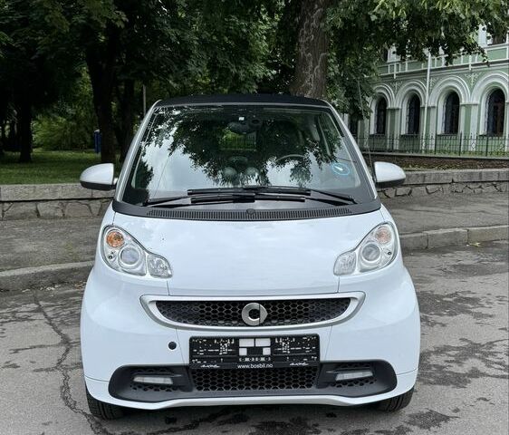 Білий Смарт Smart, об'ємом двигуна 0 л та пробігом 52 тис. км за 6999 $, фото 1 на Automoto.ua
