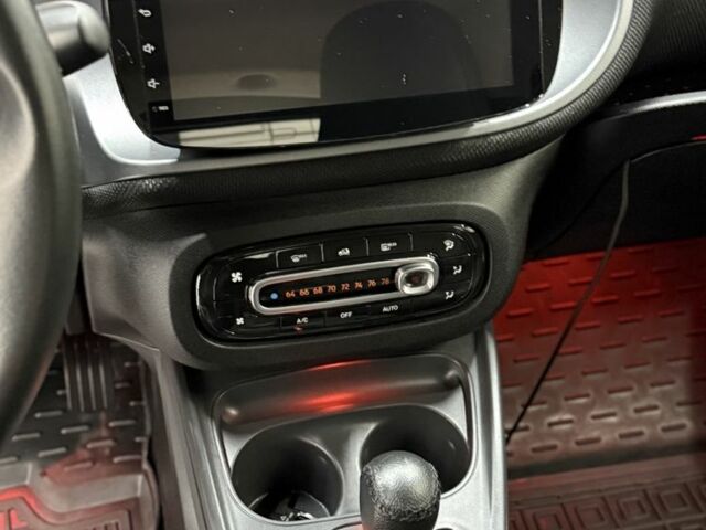 Сірий Смарт Smart, об'ємом двигуна 0 л та пробігом 45 тис. км за 11500 $, фото 5 на Automoto.ua