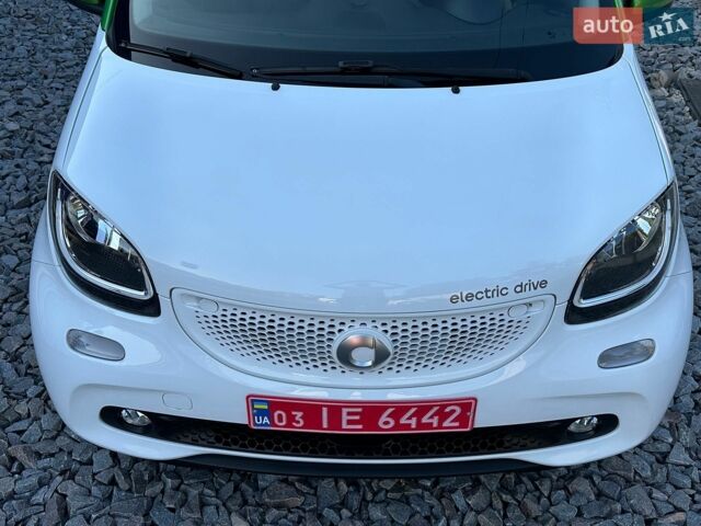 Білий Смарт EQ Forfour, об'ємом двигуна 0 л та пробігом 134 тис. км за 8350 $, фото 13 на Automoto.ua