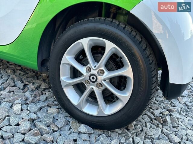 Білий Смарт EQ Forfour, об'ємом двигуна 0 л та пробігом 134 тис. км за 8350 $, фото 21 на Automoto.ua