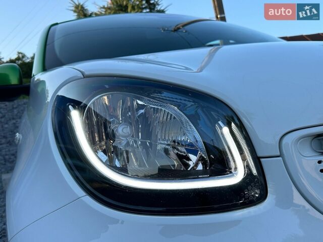 Білий Смарт EQ Forfour, об'ємом двигуна 0 л та пробігом 134 тис. км за 8350 $, фото 106 на Automoto.ua