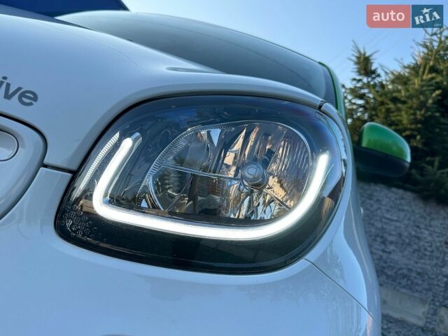Білий Смарт EQ Forfour, об'ємом двигуна 0 л та пробігом 134 тис. км за 8350 $, фото 105 на Automoto.ua