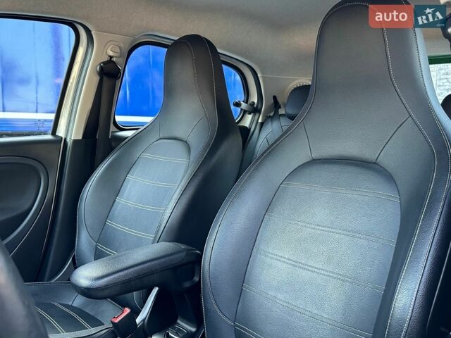 Білий Смарт EQ Forfour, об'ємом двигуна 0 л та пробігом 134 тис. км за 8350 $, фото 50 на Automoto.ua
