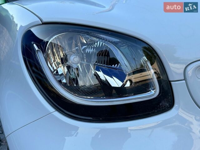 Білий Смарт EQ Forfour, об'ємом двигуна 0 л та пробігом 134 тис. км за 8350 $, фото 10 на Automoto.ua