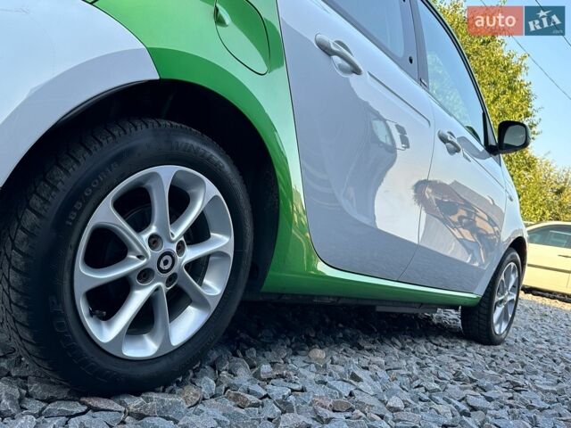 Білий Смарт EQ Forfour, об'ємом двигуна 0 л та пробігом 134 тис. км за 8350 $, фото 23 на Automoto.ua
