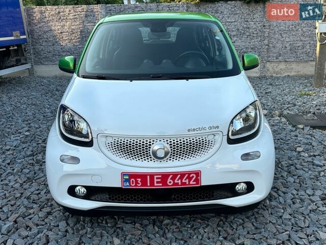 Білий Смарт EQ Forfour, об'ємом двигуна 0 л та пробігом 134 тис. км за 8350 $, фото 5 на Automoto.ua