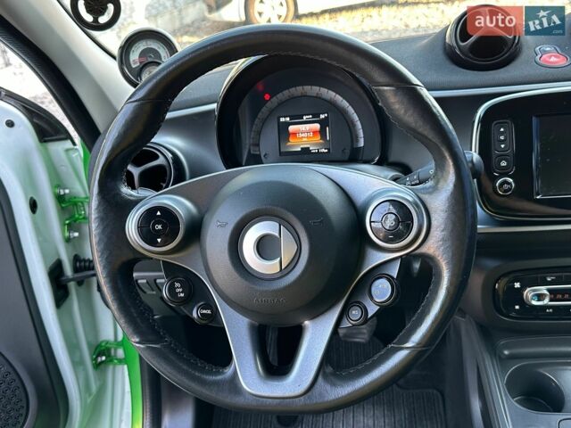 Білий Смарт EQ Forfour, об'ємом двигуна 0 л та пробігом 134 тис. км за 8350 $, фото 52 на Automoto.ua