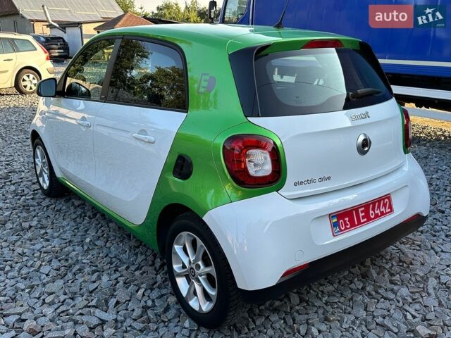 Білий Смарт EQ Forfour, об'ємом двигуна 0 л та пробігом 134 тис. км за 8350 $, фото 3 на Automoto.ua