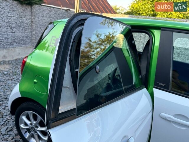 Білий Смарт EQ Forfour, об'ємом двигуна 0 л та пробігом 134 тис. км за 8350 $, фото 84 на Automoto.ua