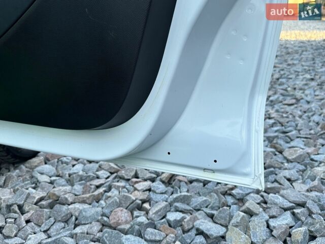 Білий Смарт EQ Forfour, об'ємом двигуна 0 л та пробігом 134 тис. км за 8350 $, фото 89 на Automoto.ua