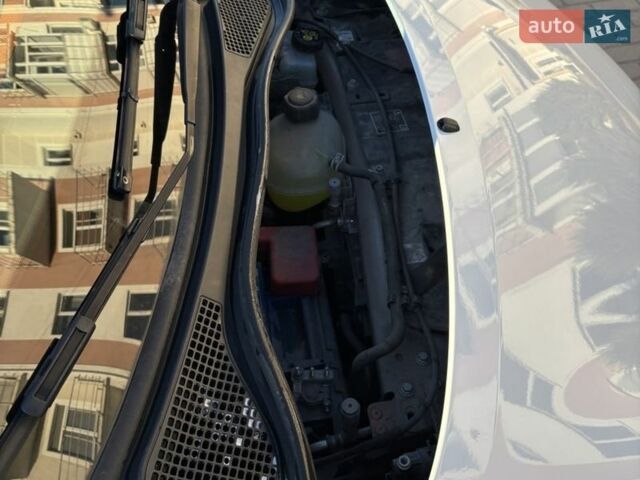 Белый Смарт EQ Forfour, объемом двигателя 0 л и пробегом 93 тыс. км за 8200 $, фото 32 на Automoto.ua