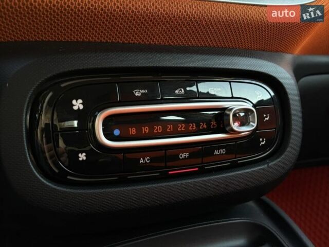 Белый Смарт EQ Forfour, объемом двигателя 0 л и пробегом 93 тыс. км за 8200 $, фото 28 на Automoto.ua