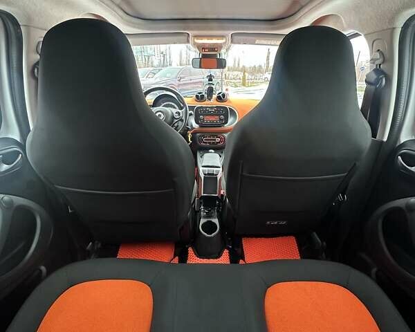 Белый Смарт EQ Forfour, объемом двигателя 0 л и пробегом 93 тыс. км за 8500 $, фото 13 на Automoto.ua