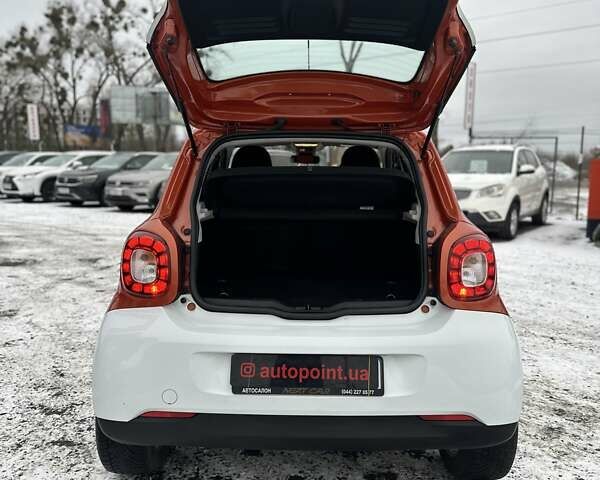 Белый Смарт EQ Forfour, объемом двигателя 0 л и пробегом 93 тыс. км за 8500 $, фото 11 на Automoto.ua