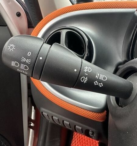 Білий Смарт EQ Forfour, об'ємом двигуна 0 л та пробігом 93 тис. км за 8500 $, фото 28 на Automoto.ua