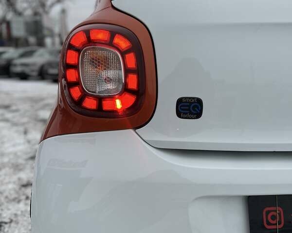 Белый Смарт EQ Forfour, объемом двигателя 0 л и пробегом 93 тыс. км за 8500 $, фото 9 на Automoto.ua
