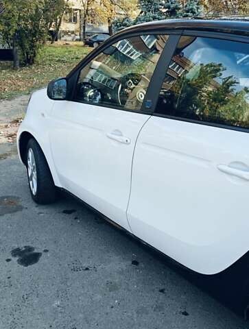 Белый Смарт EQ Forfour, объемом двигателя 0 л и пробегом 41 тыс. км за 9200 $, фото 5 на Automoto.ua
