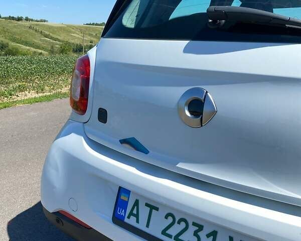 Белый Смарт EQ Forfour, объемом двигателя 0 л и пробегом 34 тыс. км за 7900 $, фото 4 на Automoto.ua