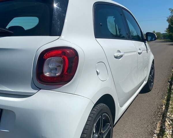 Белый Смарт EQ Forfour, объемом двигателя 0 л и пробегом 34 тыс. км за 7900 $, фото 17 на Automoto.ua