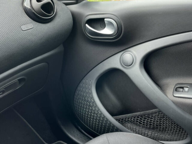 Білий Смарт EQ Forfour, об'ємом двигуна 0 л та пробігом 60 тис. км за 10400 $, фото 19 на Automoto.ua