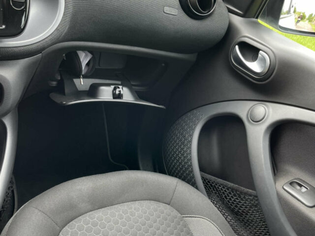 Білий Смарт EQ Forfour, об'ємом двигуна 0 л та пробігом 60 тис. км за 10400 $, фото 53 на Automoto.ua