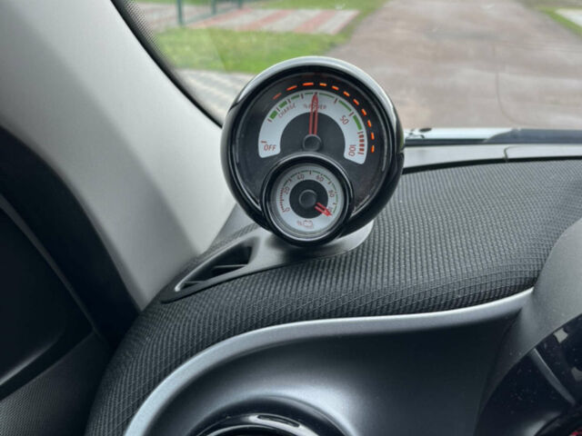 Білий Смарт EQ Forfour, об'ємом двигуна 0 л та пробігом 60 тис. км за 10400 $, фото 18 на Automoto.ua