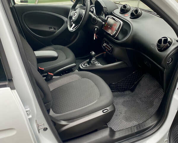 Білий Смарт EQ Forfour, об'ємом двигуна 0 л та пробігом 25 тис. км за 9999 $, фото 14 на Automoto.ua