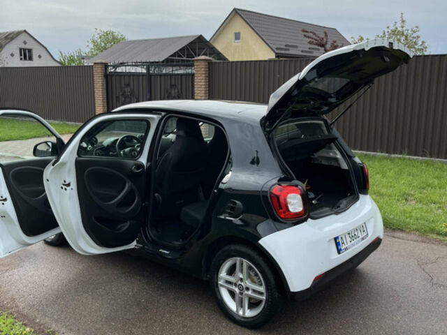 Білий Смарт EQ Forfour, об'ємом двигуна 0 л та пробігом 60 тис. км за 10400 $, фото 60 на Automoto.ua