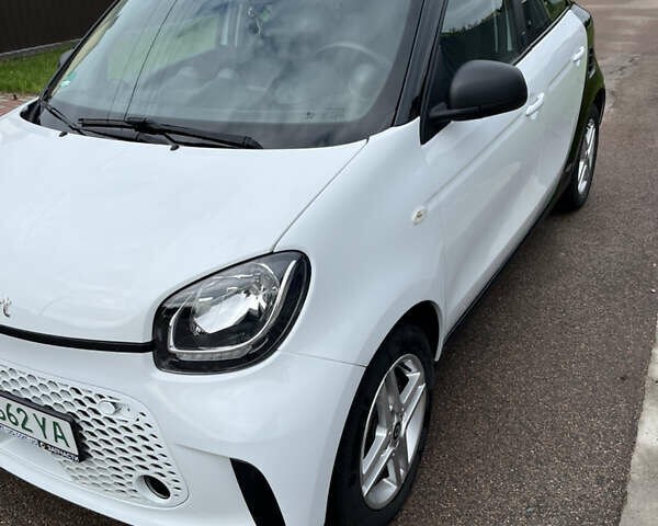 Белый Смарт EQ Forfour, объемом двигателя 0 л и пробегом 47 тыс. км за 11700 $, фото 1 на Automoto.ua