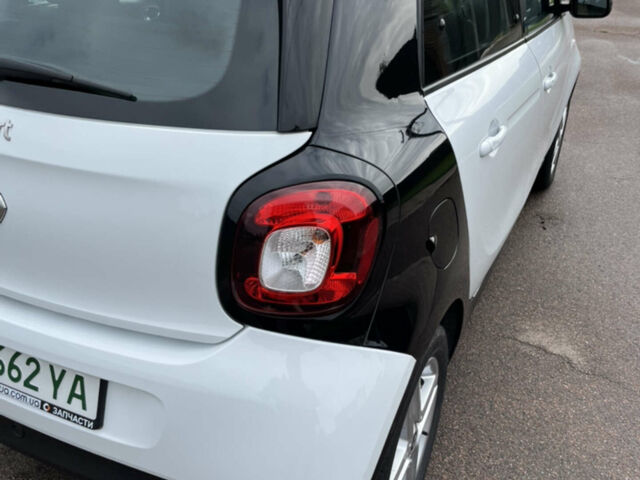 Білий Смарт EQ Forfour, об'ємом двигуна 0 л та пробігом 60 тис. км за 10400 $, фото 5 на Automoto.ua
