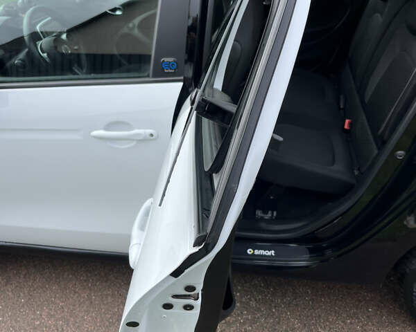 Белый Смарт EQ Forfour, объемом двигателя 0 л и пробегом 47 тыс. км за 11700 $, фото 42 на Automoto.ua