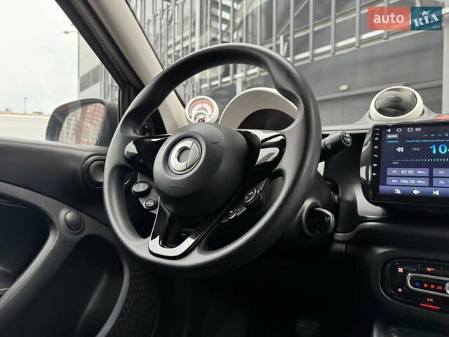 Черный Смарт EQ Forfour, объемом двигателя 0 л и пробегом 49 тыс. км за 9100 $, фото 41 на Automoto.ua