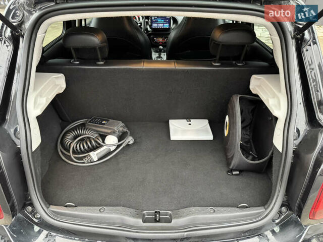Черный Смарт EQ Forfour, объемом двигателя 0 л и пробегом 49 тыс. км за 9100 $, фото 23 на Automoto.ua