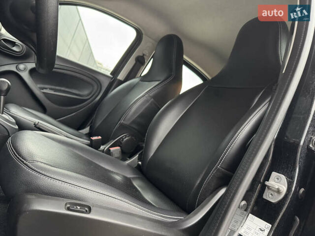 Черный Смарт EQ Forfour, объемом двигателя 0 л и пробегом 49 тыс. км за 9100 $, фото 3 на Automoto.ua