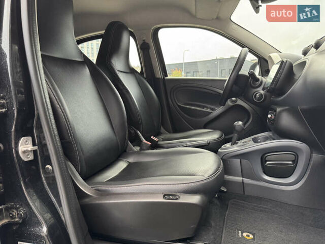 Черный Смарт EQ Forfour, объемом двигателя 0 л и пробегом 49 тыс. км за 9100 $, фото 35 на Automoto.ua