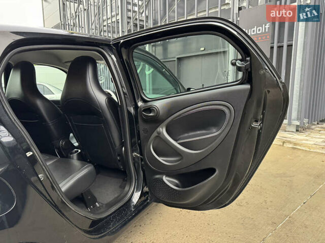 Черный Смарт EQ Forfour, объемом двигателя 0 л и пробегом 49 тыс. км за 9100 $, фото 28 на Automoto.ua