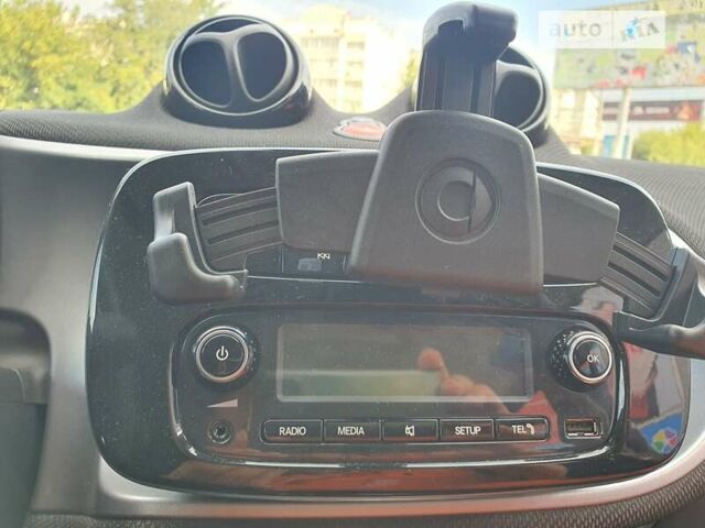 Черный Смарт EQ Forfour, объемом двигателя 0 л и пробегом 42 тыс. км за 8999 $, фото 23 на Automoto.ua